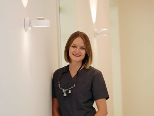 Roxanne Rehm - Dentalhygiene bei MunichDent